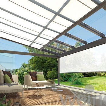 Kaltwintergarten von weinor ausgerüstet mit Markisen als Sonnenschutz, Sichtschutz