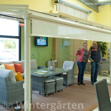 Ausstellung in Sachsen - Senkrecht/Vertikal - Markisen elektrisch betriebenen, fernbedienbar von weinor