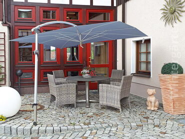 Außenbeschattung - quadratischer Ampelschirm / Sonnenschirm grau, sehr flexibel