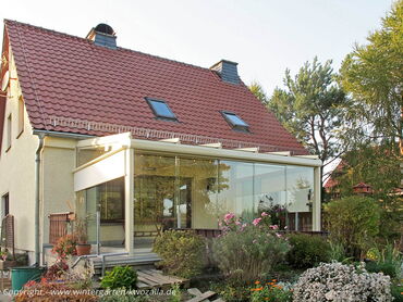 Glashaus - Terrassenueberdachung mit Sichtschutz, Sonnenschutz-Markisen, Infrarotheizstrahler, LED-Beleuchtung, Schiebeverglasung