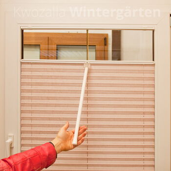 Verspannter Plissee Behang frei positionierbar - Plisseeanlage nach Maß für Türen und Fenster