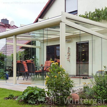 Sommergarten, Glashaus - Seitenansicht, Ausgerüstet mit transparenter Schiebeverglasung - geöffnet