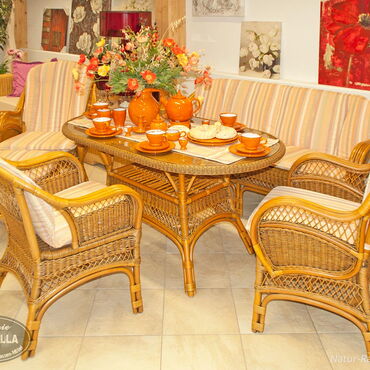 Handgeflochtene Möbel aus Naturrattan für den Wintergarten - Rattanmöbelset 3 Sessel + Rattansofa + Rattanhocker + ovaler Rattantisch